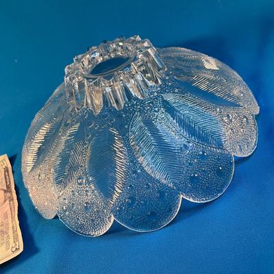 LOVELY â€œDEWEY LEAVESâ€ LEADED GLASS BOWL GERMAN DEMOCRATIC REP