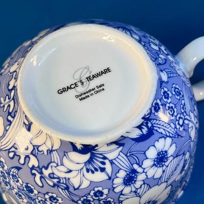 PRETTY OVERSIZED TEA CUP/COFFEE CUP BLUE & WHITE FLORAL