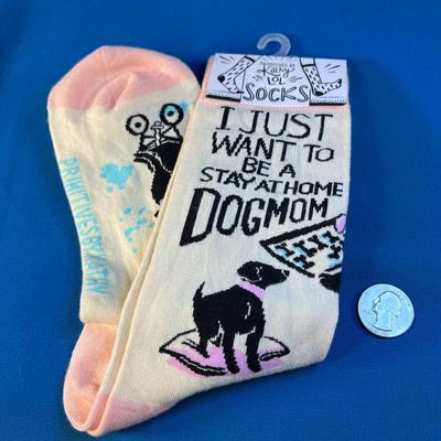â€œI JUST WANT TO BE A STAY AT HOME DOG MOMâ€ WOMENâ€™S SOCKS