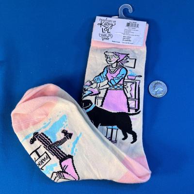 â€œI JUST WANT TO BE A STAY AT HOME DOG MOMâ€ WOMENâ€™S SOCKS
