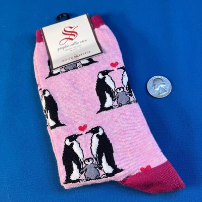 PENGUIN FAMILY LOVE WOMENâ€™S SOCKS