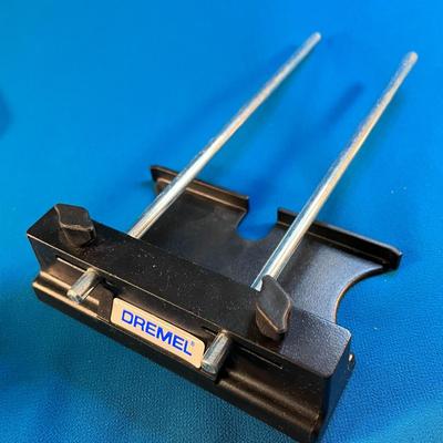 DREMEL-INTO-ROUTER ADAPTER & GUIDE ACCESSORIES