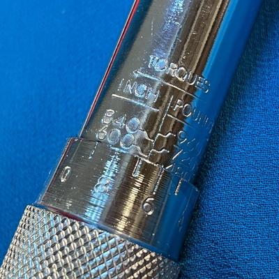 TORQUE WRENCH NEW IN CASE 3/8â€ SQUARE DRIVE
