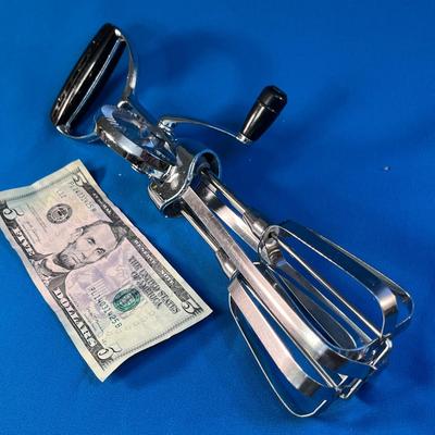 EKCO HEAVY DUTY HAND CRANK EGG BEATER