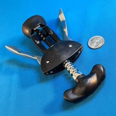STURDY â€œCUTCOâ€ CORKSCREW