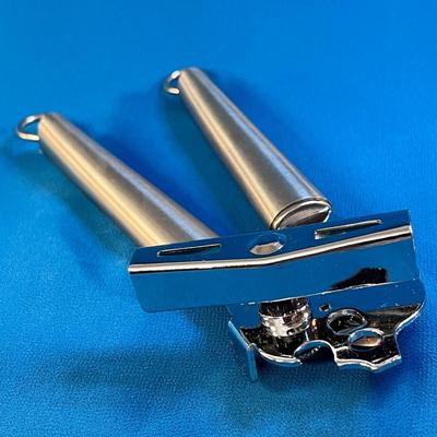HIGH QUALITY ONEIDA HAND CRANK CAN OPENER 