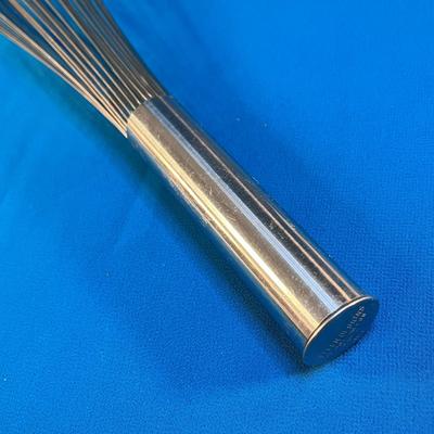 BIG KITCHEN WHISK â€œHELLER DESIGNSâ€ STAINLESS SOLID HANDLE