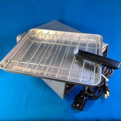 VINTAGE COUNTER-TOP TOASTER/BROILER APPLIANCE WITH HANDLE