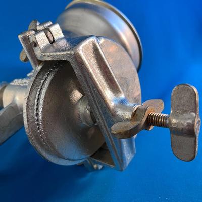 VINTAGE HAND CRANK WHEAT GRINDER â€œLANDERS FRARY & CLARKâ€