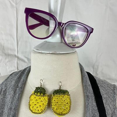 098 Gray Knit Shawl with Tribal Multi Colored Purse with Pineapple Crochet Earrings, Sunglasses