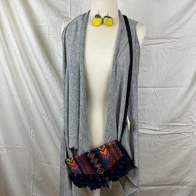 098 Gray Knit Shawl with Tribal Multi Colored Purse with Pineapple Crochet Earrings, Sunglasses