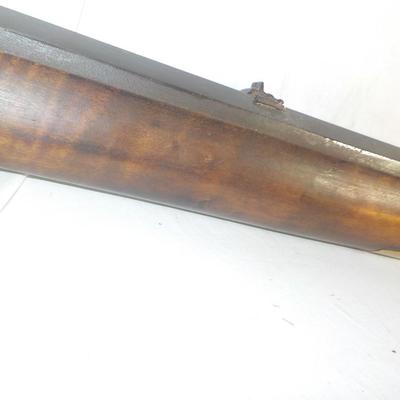 Kentucky Flintlock special'. est. $300 to $700.