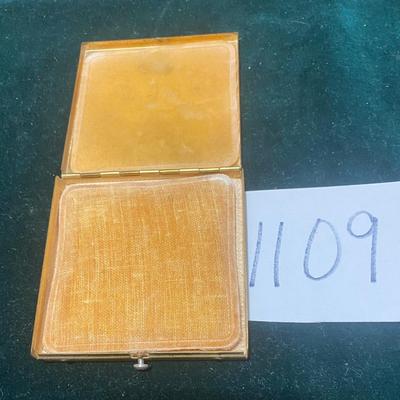 Vintage 1960s Compact