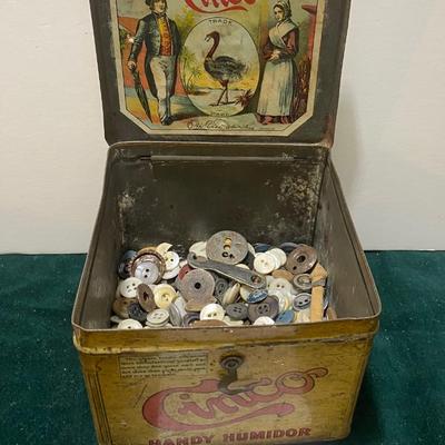 Vintage Cinco Handy Humidor W/Vintage Buttons