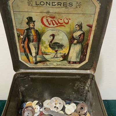 Vintage Cinco Handy Humidor W/Vintage Buttons