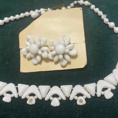 Vintage White Necklace W/Clip Earrings