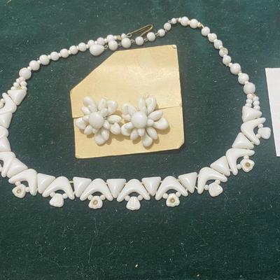 Vintage White Necklace W/Clip Earrings