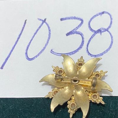 Vintage Victorian Style Brooch