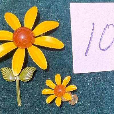 Daisy Brooch and Clip On Earrings