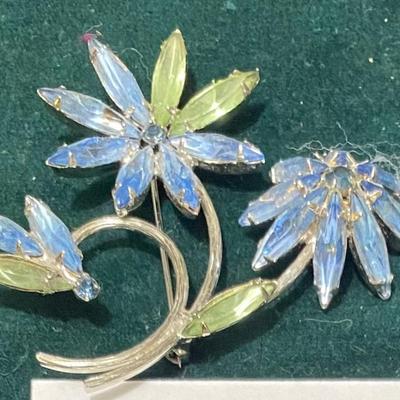 Vintage Floral Brooch