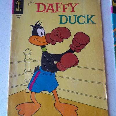 Comic Books Daffy Duck, Looney tunes and Bugs Bunny