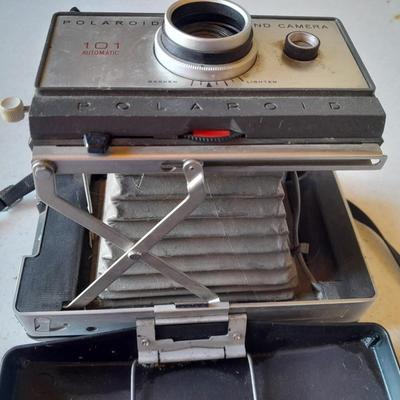 Vintage Polaroid land camera 101 Automatic