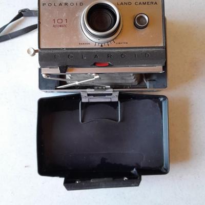 Vintage Polaroid land camera 101 Automatic