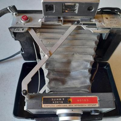 Vintage Polaroid land camera 101 Automatic
