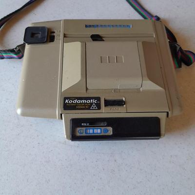 Vintage Kodamatic Instant color Film camera HS144-10