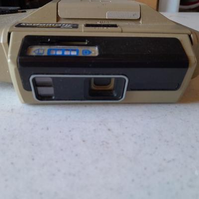 Vintage Kodamatic Instant color Film camera HS144-10