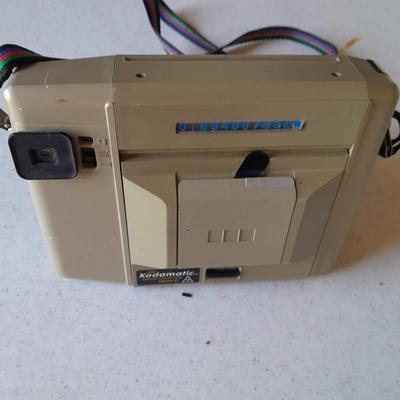 Vintage Kodamatic Instant color Film camera HS144-10