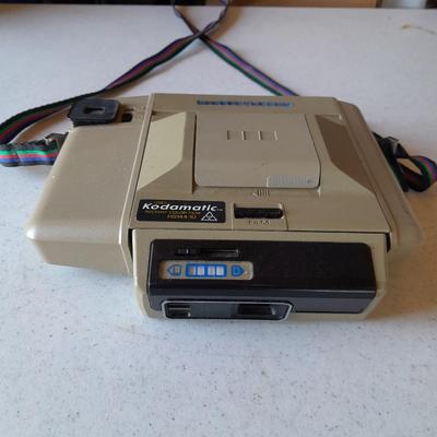 Vintage Kodamatic Instant color Film camera HS144-10