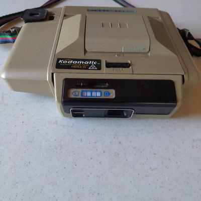 Vintage Kodamatic Instant color Film camera HS144-10