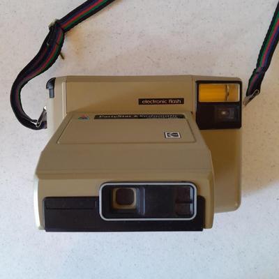 Vintage Kodamatic Instant color Film camera HS144-10