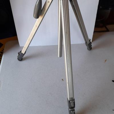 Vivitar TEC155 35mm Camera with Velbon tripod