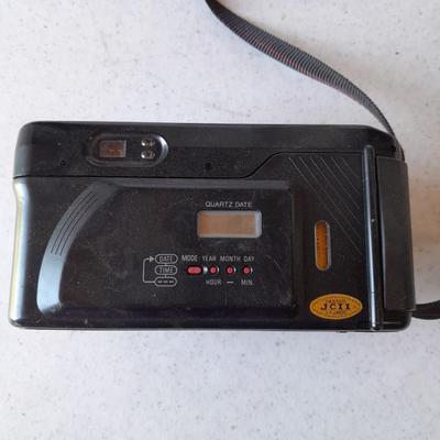 Vivitar TEC155 35mm Camera with Velbon tripod