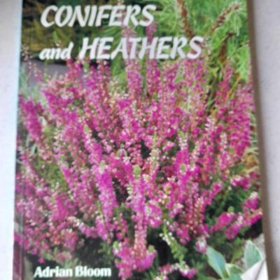 Gardening books Walls and Fences, Conifers and heathers, Gardening essentials