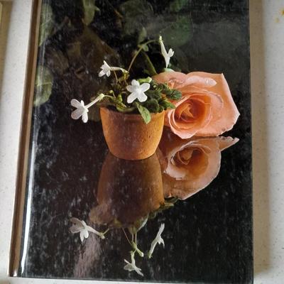 Gardening books Walls and Fences, Conifers and heathers, Gardening essentials