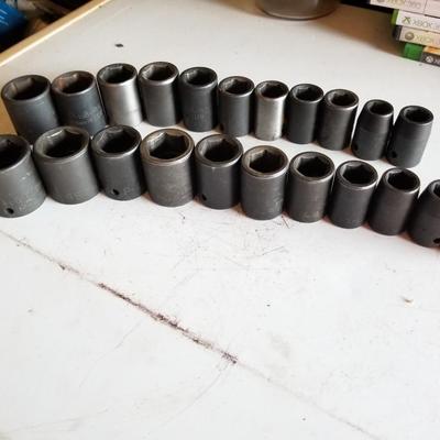 Husky Sockets