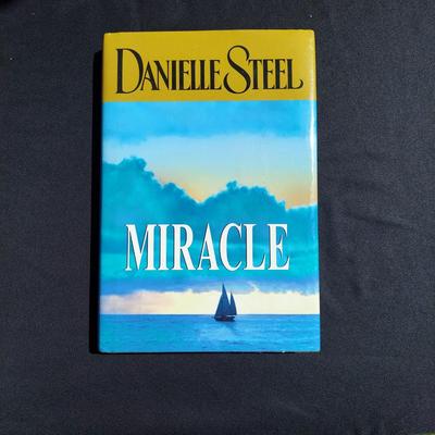 Hardback Fiction Novels (OB4-BBL)