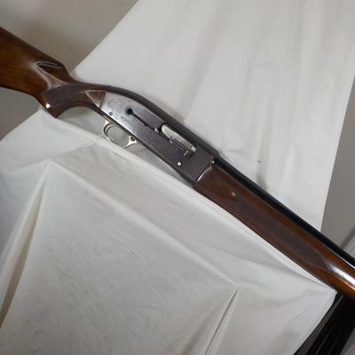 Winchester Model 59/ Semi auto 12 gauge shot gun/ est. $200 to $450
