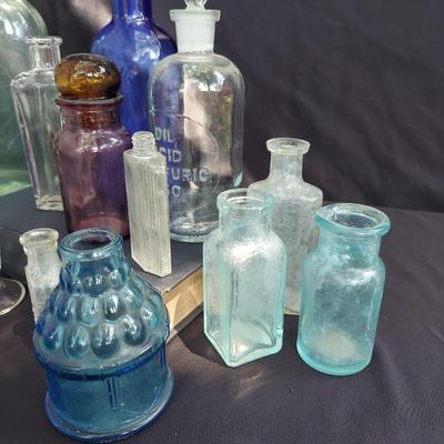 Antique Apothecary Bottles and Jars (OB4-BBL)