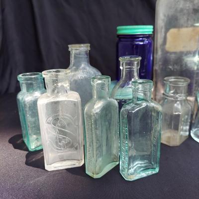 Antique Apothecary Bottles and Jars (OB4-BBL)