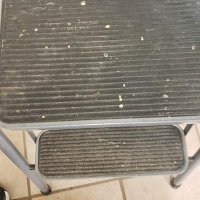 Werner, Gorilla and Rubbermaid Step Ladders (G-KD)