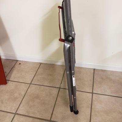 Werner, Gorilla and Rubbermaid Step Ladders (G-KD)