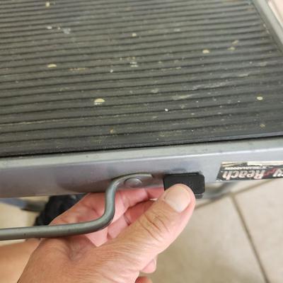 Werner, Gorilla and Rubbermaid Step Ladders (G-KD)