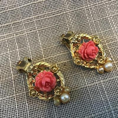 Vintage Rose Faux Pearl Earrings