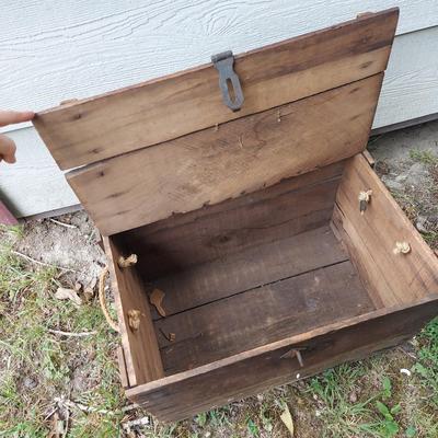 Antique Wooden box w/ Hinged Lid and Mallet (OB4-BBL)