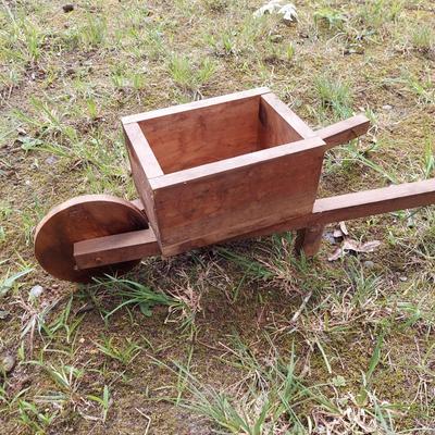 Wooden Outhouse Birdhouses & Wheelbarrows (OB4-BBL)