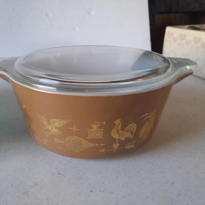 Pyrex > EARLY AMERICAN Gold on Brown Handled Casserole with lid and Pyrex Turquoise Chip Square Bowl